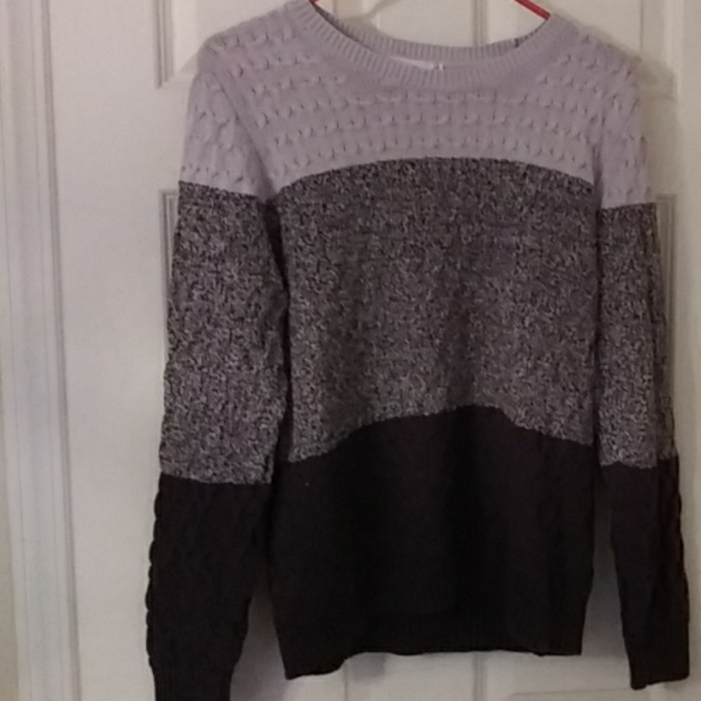 Cinthy Q crew neck sweater nwot